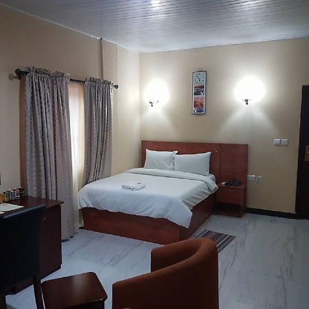 Providence Hotel Abeokuta Extérieur photo