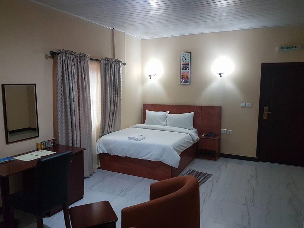 Providence Hotel Abeokuta Extérieur photo