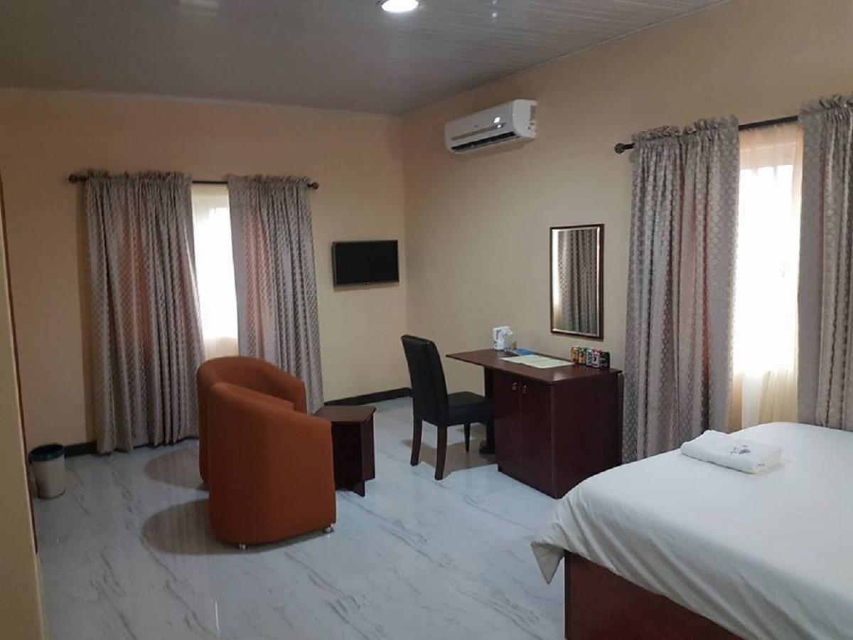 Providence Hotel Abeokuta Extérieur photo